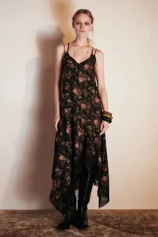 «Комбинации» на выход: 20 платьев в бельевом стиле (фото 30)