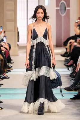 «Комбинации» на выход: 20 платьев в бельевом стиле (фото 6)