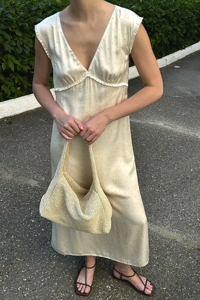 «Комбинации» на выход: 20 платьев в бельевом стиле (фото 25)