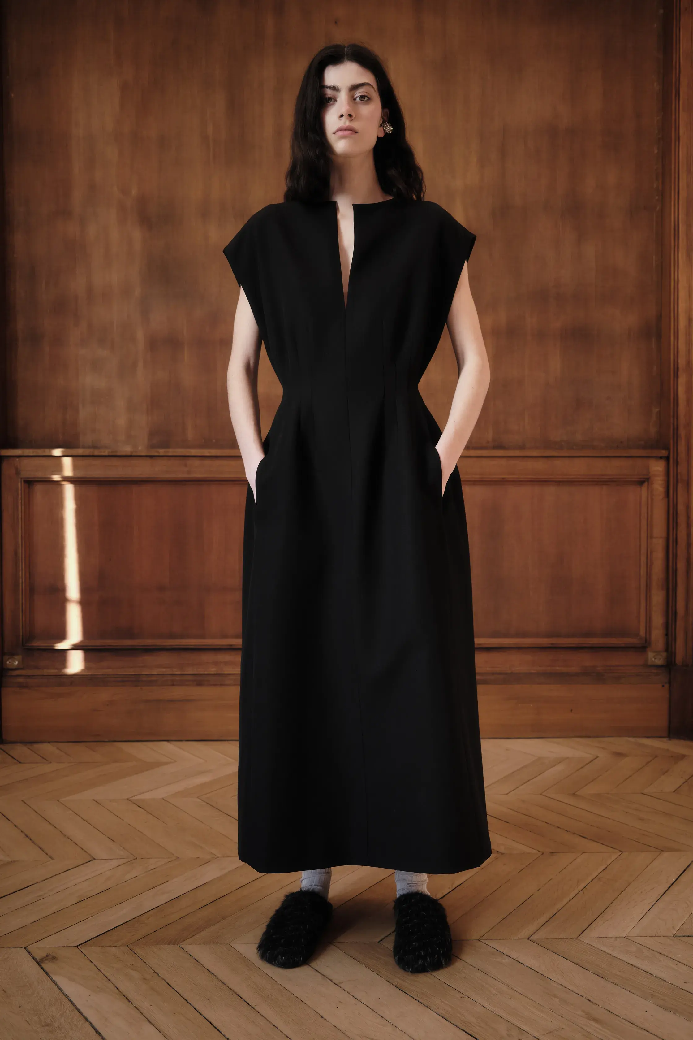 Кобальтовый, революционный красный и пастель — палитра сезона осень-зима 2025 (фото 21)