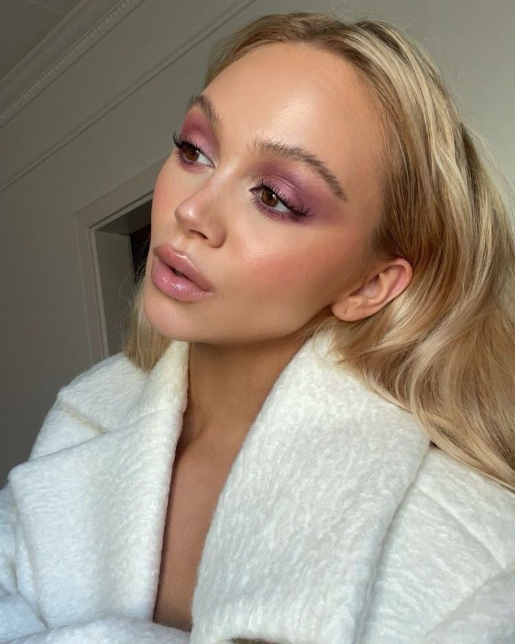 Glitter Eyeshadow: тренд на глазированные тени — носим как Кейт Мосс, Ирина Шейк и Дуа Липа (фото 15)