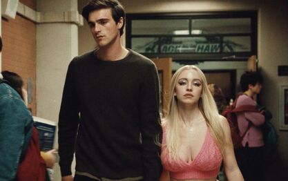 Упорная, красивая и немного скандальная: почему мы любим Сидни Суини (фото 20)