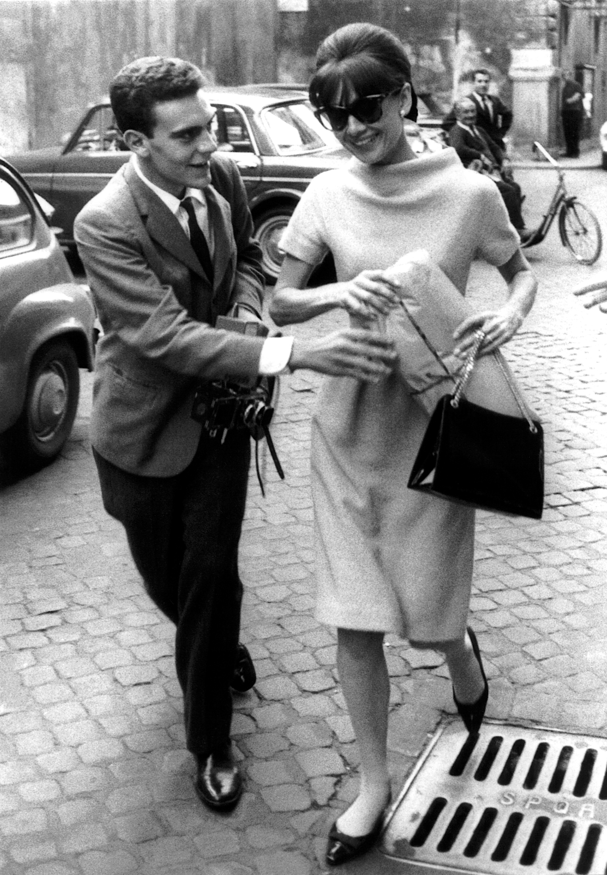 «Король папарацци» со сломанными ребрами: что стоит знать о легендарном фотографе Рино Бариллари (фото 9)