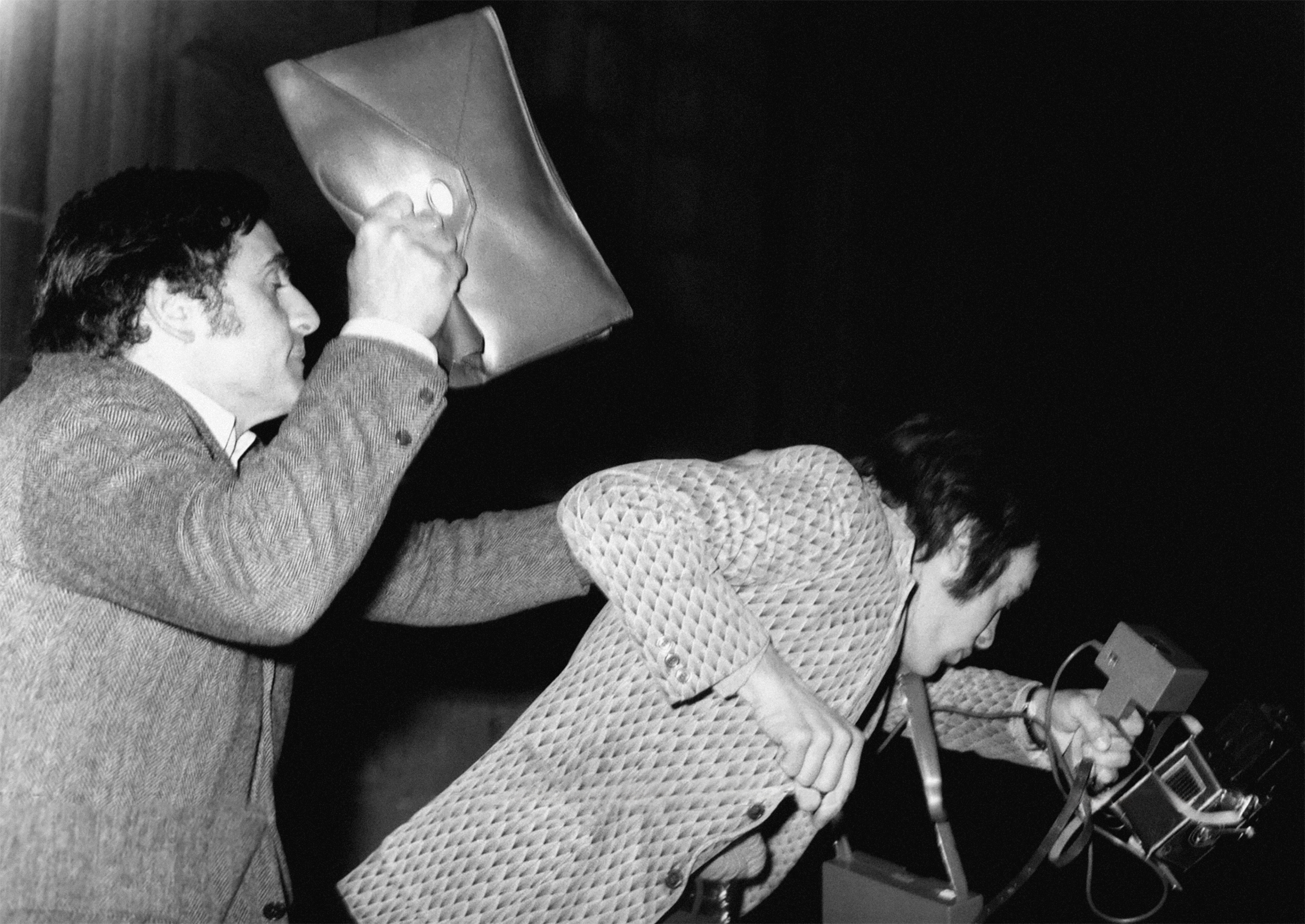 «Король папарацци» со сломанными ребрами: что стоит знать о легендарном фотографе Рино Бариллари (фото 5)