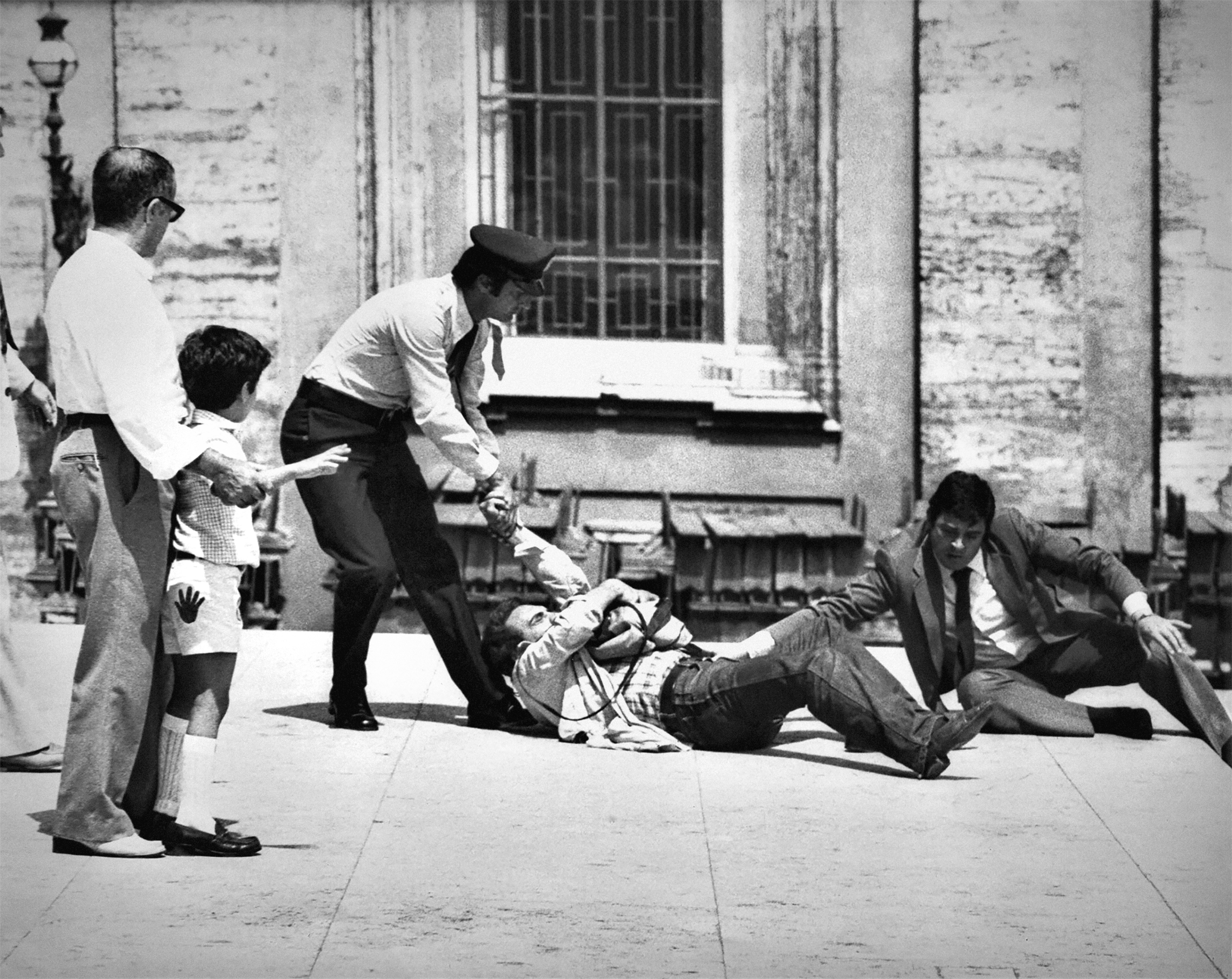 «Король папарацци» со сломанными ребрами: что стоит знать о легендарном фотографе Рино Бариллари (фото 4)