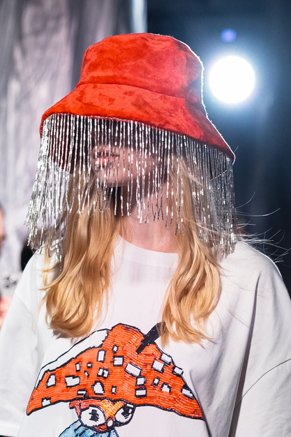 Лесовички, мухоморы и гравюры Тома де Томона: какой получилась коллекция OLA OLA осень-зима 2025 (фото 28)