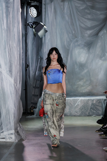 Лесовички, мухоморы и гравюры Тома де Томона: какой получилась коллекция OLA OLA осень-зима 2025 (фото 37)