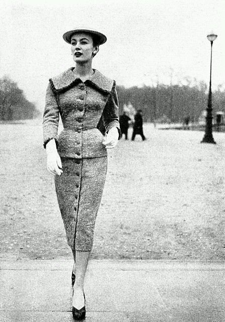 Самая нужная вещь сезона осень-зима 2025? Конечно, юбка-карандаш. Вот 15 модных вариантов (фото 13)