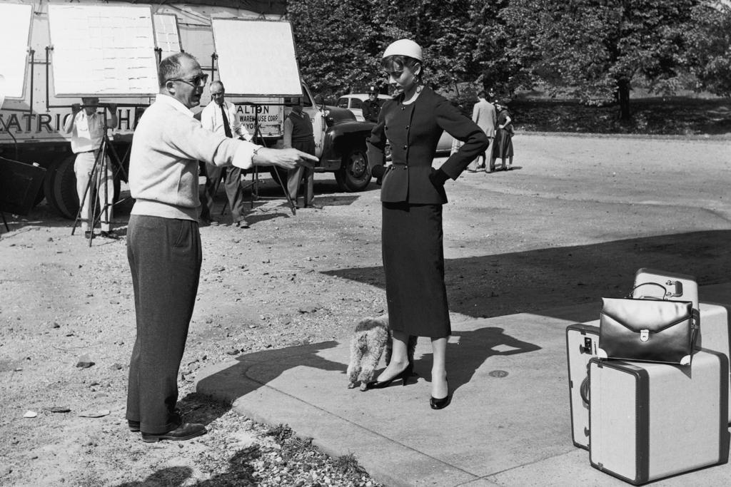 Самая нужная вещь сезона осень-зима 2025? Конечно, юбка-карандаш. Вот 15 модных вариантов (фото 8)