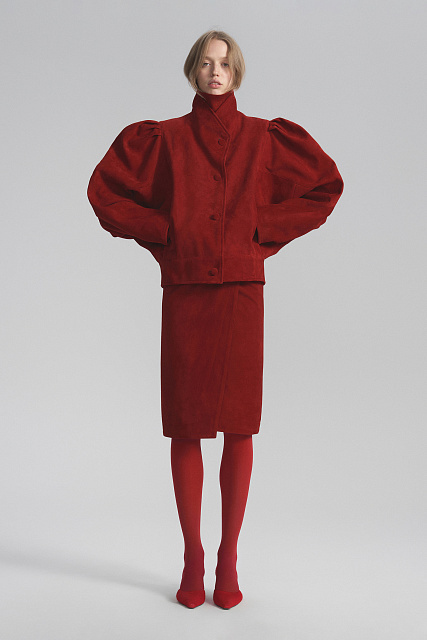 Самая нужная вещь сезона осень-зима 2025? Конечно, юбка-карандаш. Вот 15 модных вариантов (фото 26)