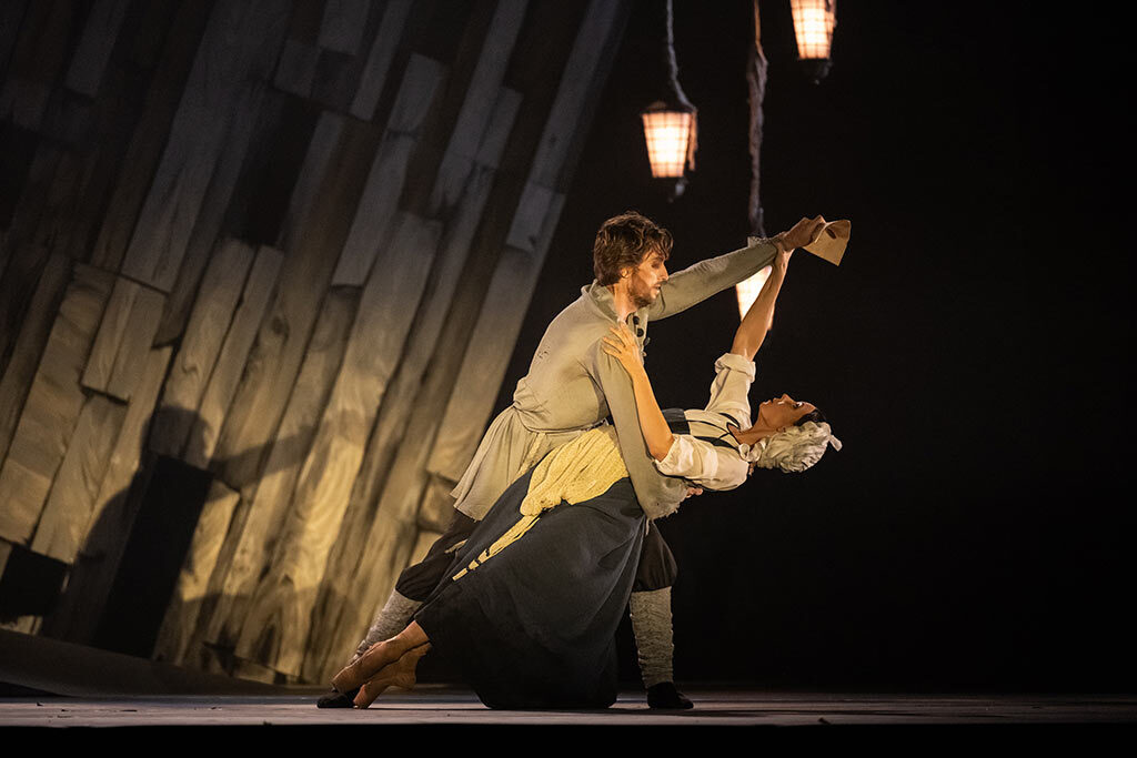 «Красная Жизель» и опера с ИИ-декорациями: что смотреть в театрах оперы и балета этой осенью (фото 9)