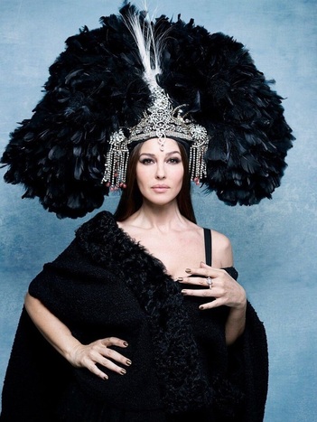 Монике Беллуччи — 61! 10 обложек и фотосессий с ее участием. Выбор BURO. (фото 24)