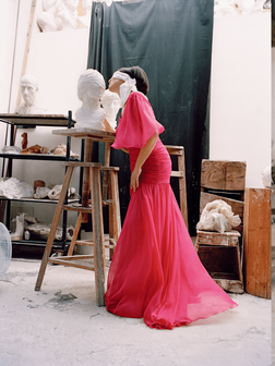 Монике Беллуччи — 61! 10 обложек и фотосессий с ее участием. Выбор BURO. (фото 29)