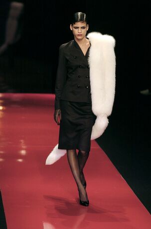 Balmain — 80! История модного дома в лицах: от Пьера Бальмена до Оливье Рустена (фото 51)