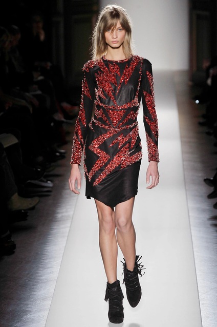 Balmain — 80! История модного дома в лицах: от Пьера Бальмена до Оливье Рустена (фото 55)