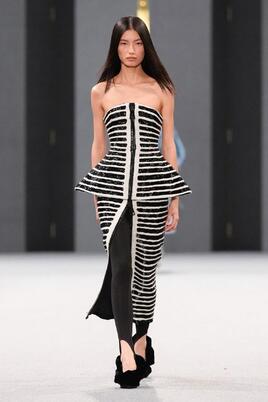 Balmain — 80! История модного дома в лицах: от Пьера Бальмена до Оливье Рустена (фото 75)