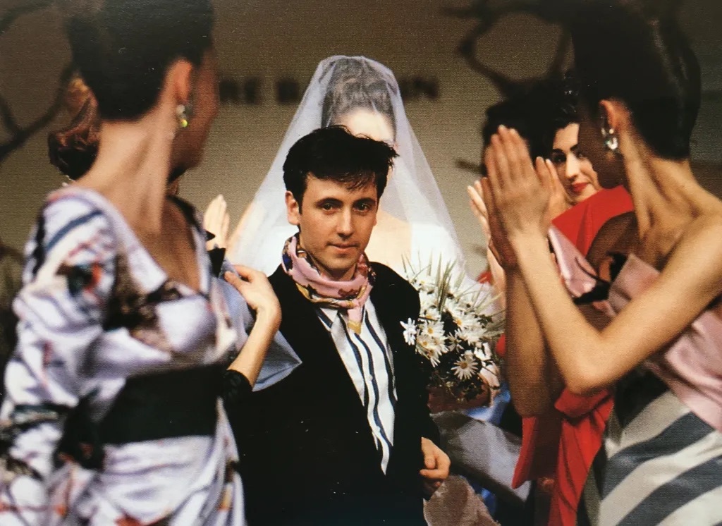 Balmain — 80! История модного дома в лицах: от Пьера Бальмена до Оливье Рустена (фото 33)