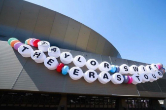 Змеи, браслеты дружбы и бесконечные пасхалки: азбука Тейлор Свифт (фото 10)