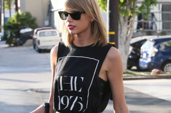 Змеи, браслеты дружбы и бесконечные пасхалки: азбука Тейлор Свифт (фото 68)