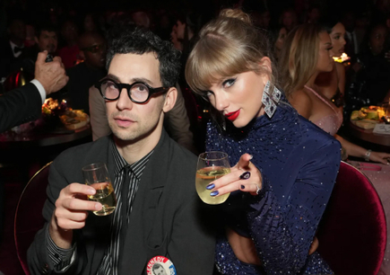 Змеи, браслеты дружбы и бесконечные пасхалки: азбука Тейлор Свифт (фото 1)