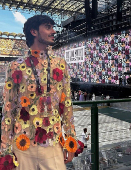 Змеи, браслеты дружбы и бесконечные пасхалки: азбука Тейлор Свифт (фото 24)