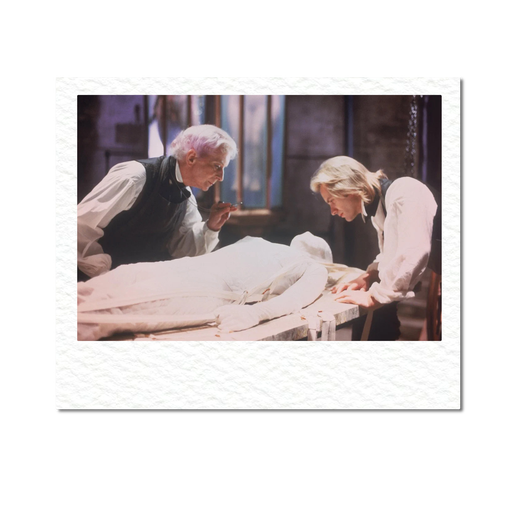 От классических фильмов Джеймса Уэйла до Гильермо Дель Торо: как менялся образ Франкенштейна на экране (фото 41)