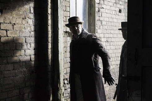 От классических фильмов Джеймса Уэйла до Гильермо Дель Торо: как менялся образ Франкенштейна на экране (фото 90)