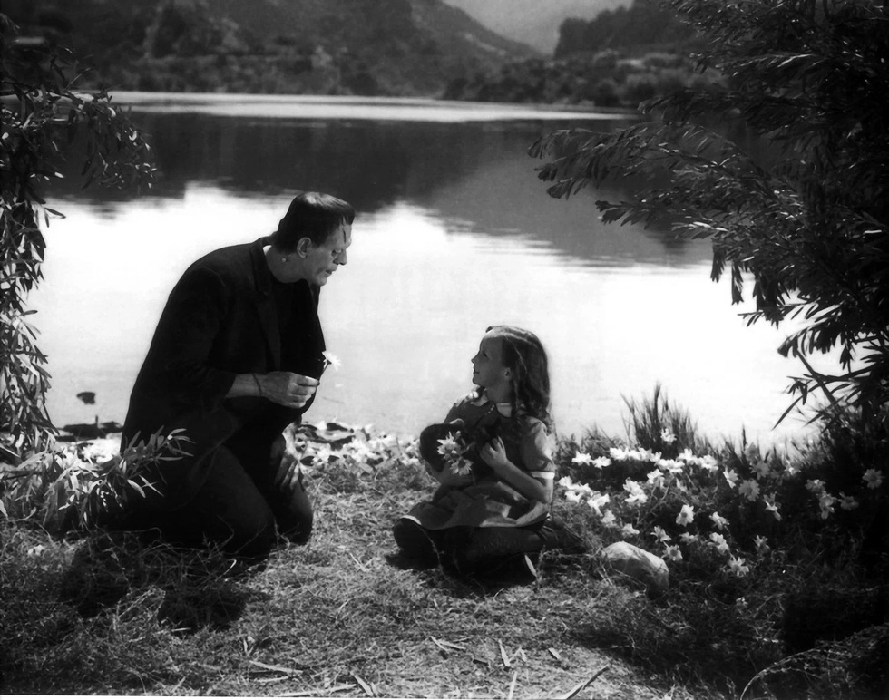 От классических фильмов Джеймса Уэйла до Гильермо Дель Торо: как менялся образ Франкенштейна на экране (фото 14)