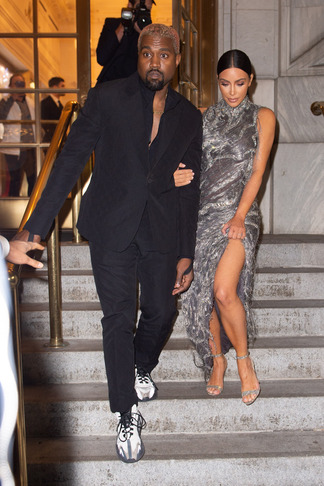 От помощницы Пэрис Хилтон до модной иконы: эволюция стиля Ким Кардашьян (фото 29)