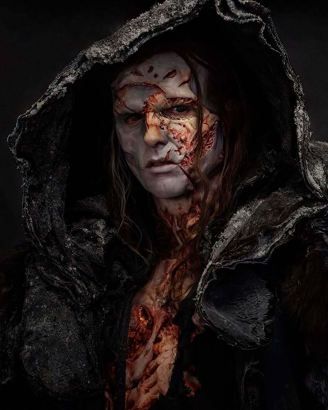 Франкенштейн и Уэнздей: туториал по самым актуальным мейкам на Хэллоуин (фото 7)