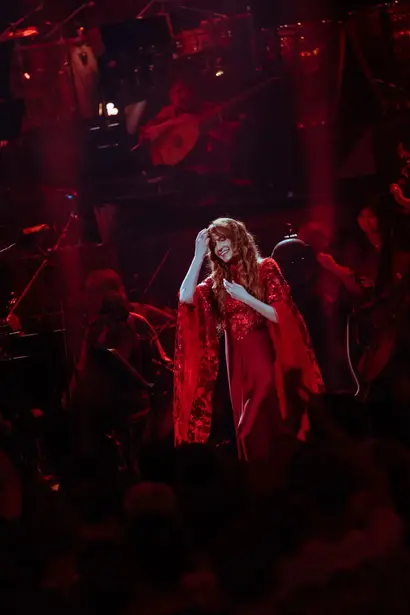 «Dog days are over», «King» и не только: за какие треки мы любим Florence + The Machine (фото 2)