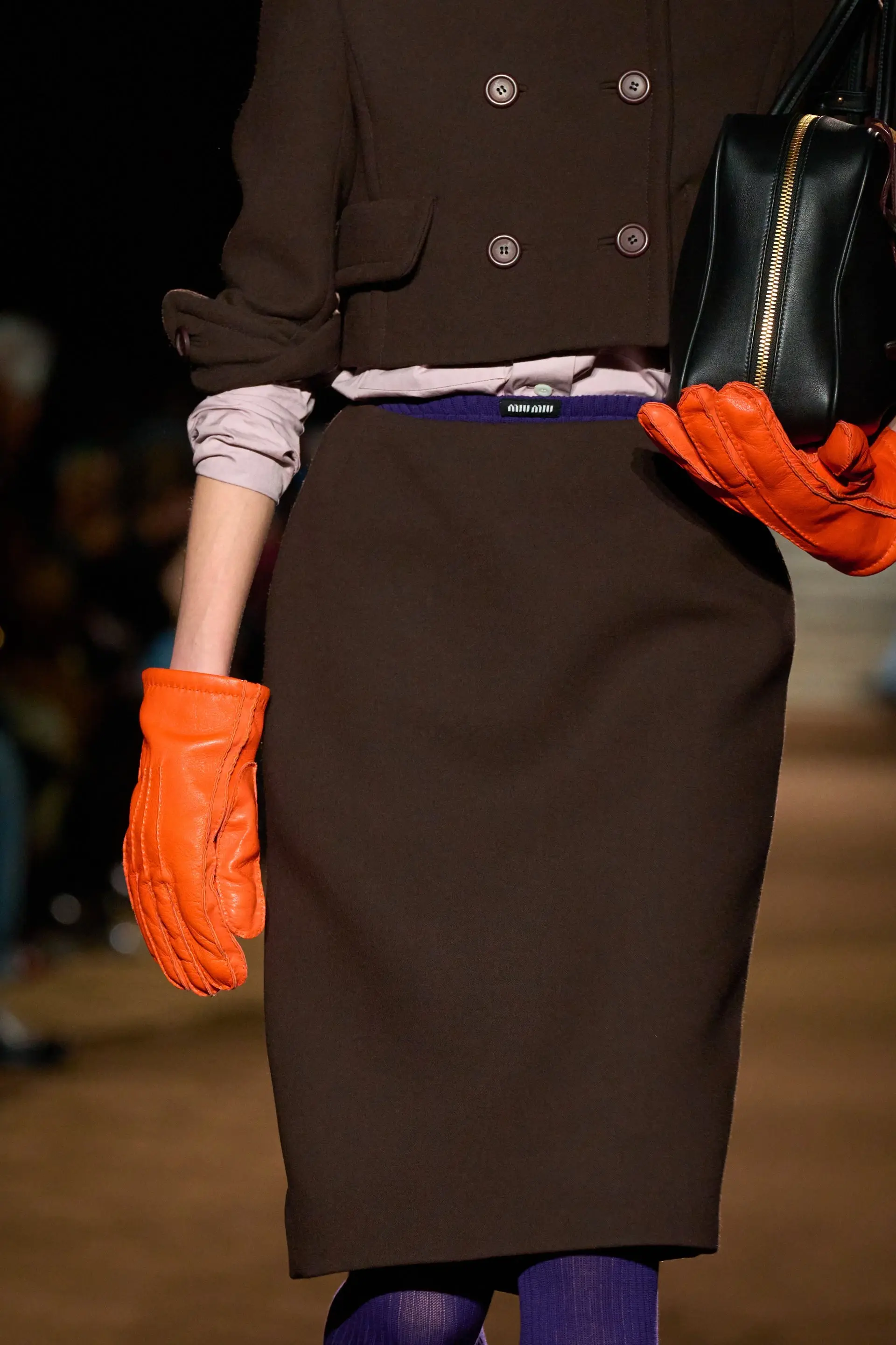 Ловите перчатку. Оперные, средней длины и короткие — где искать и как носить. Выбор BURO. (фото 13)