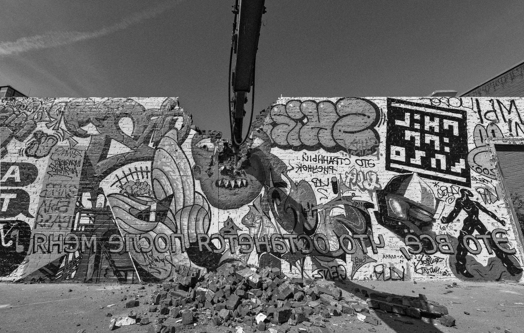 Хроника стрит-арта: что смотреть на выставке «5 углов» в фонде Ruarts — выбор BURO. (фото 9)