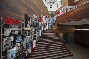 От Мартина Маржелы до Гленна Мартенса: в чем феномен бельгийских дизайнеров (фото 39)