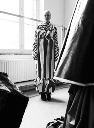 От Мартина Маржелы до Гленна Мартенса: в чем феномен бельгийских дизайнеров (фото 27)