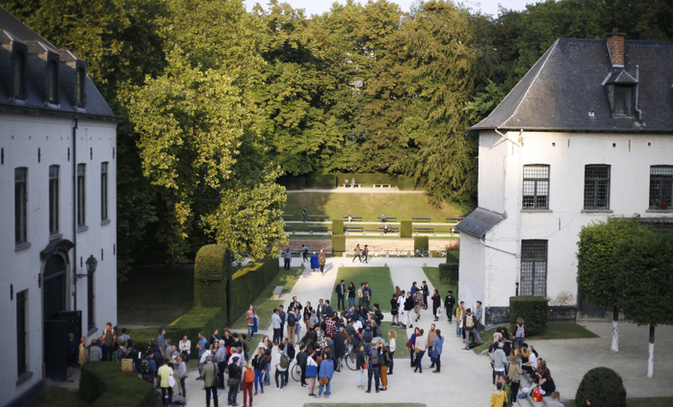 От Мартина Маржелы до Гленна Мартенса: в чем феномен бельгийских дизайнеров (фото 23)