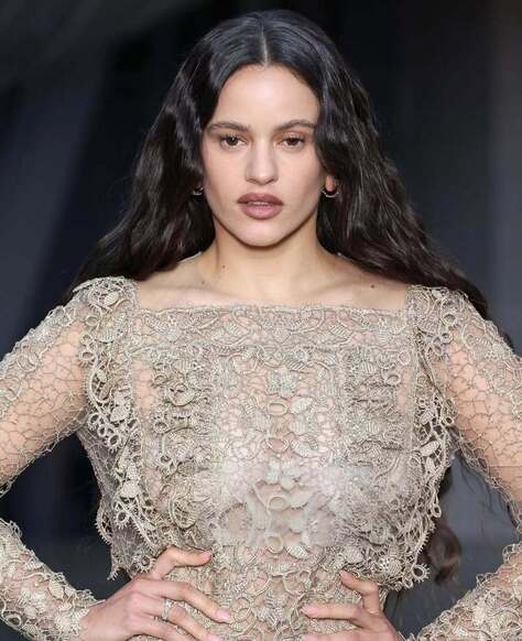 «Motomami»: феномен успеха Розалии — певицы и поп-иконы нового поколения (фото 30)