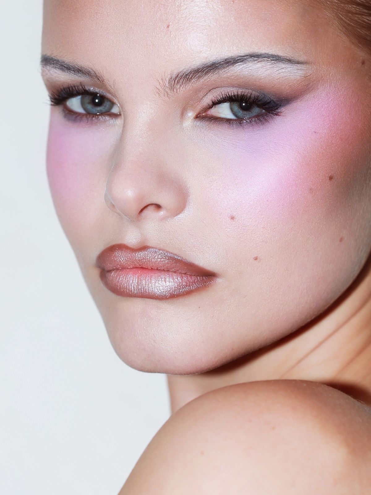 Contour Your Lips: тренд на акцентный контур губ — носим как Селена Гомес и Кайли Дженнер (фото 19)