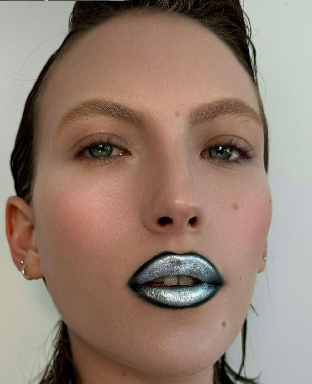 Contour Your Lips: тренд на акцентный контур губ — носим как Селена Гомес и Кайли Дженнер (фото 22)