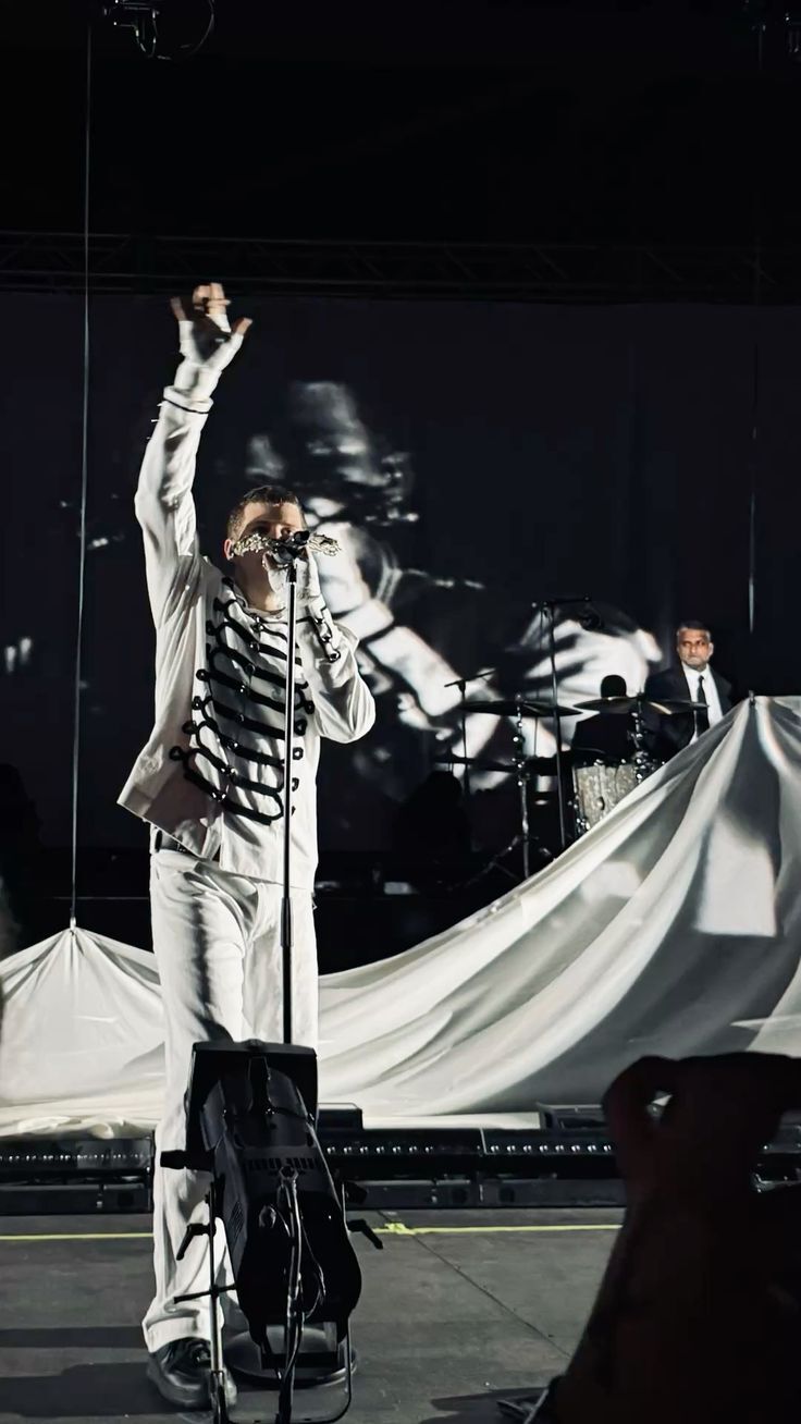 Шведская тоска, «плохой» рэп и чай Arizona: из чего состоит музыкальная вселенная Yung Lean (фото 22)