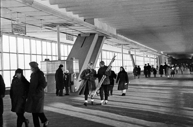 От «Сокольников» до «Новаторской»: как изменился облик московского метро за 90 лет (фото 58)