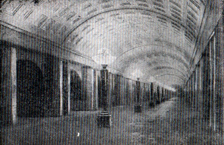 От «Сокольников» до «Новаторской»: как изменился облик московского метро за 90 лет (фото 8)