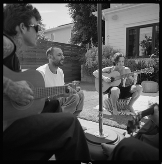 «Sweater Weather» и «Wiped Out!»: лучшие треки и альбомы в дискографии The Neighbourhood (фото 42)