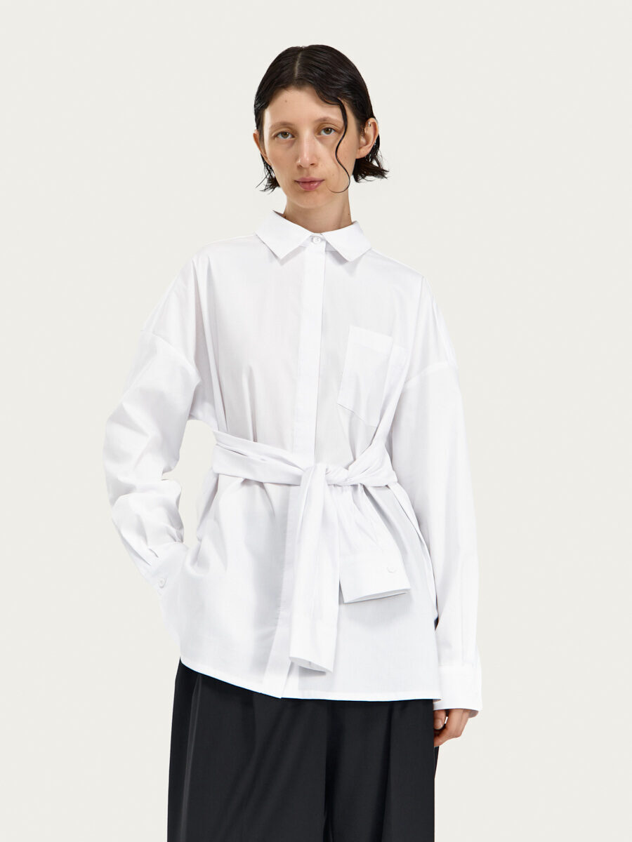 С чистого листа. Белая рубашка (и блуза) как главный элемент образа. Выбор BURO. (фото 25)