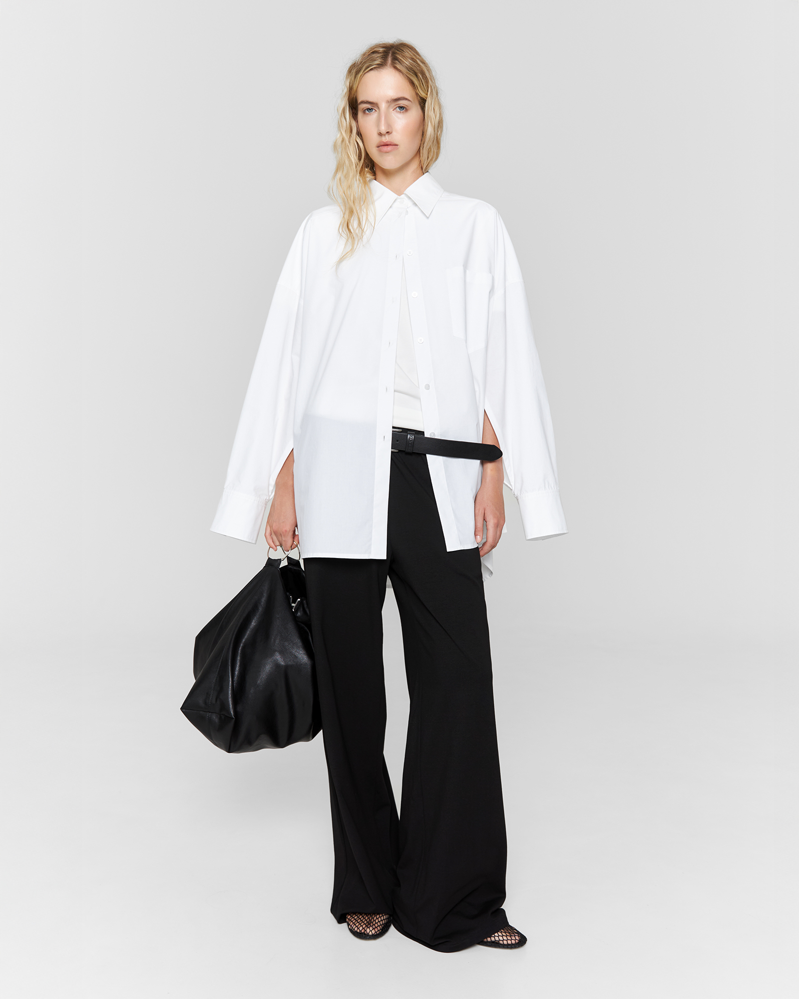 С чистого листа. Белая рубашка (и блуза) как главный элемент образа. Выбор BURO. (фото 19)