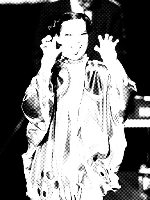 Клипы как современное искусство и альбомы как целая вселенная: за что мы любим Бьорк (фото 30)