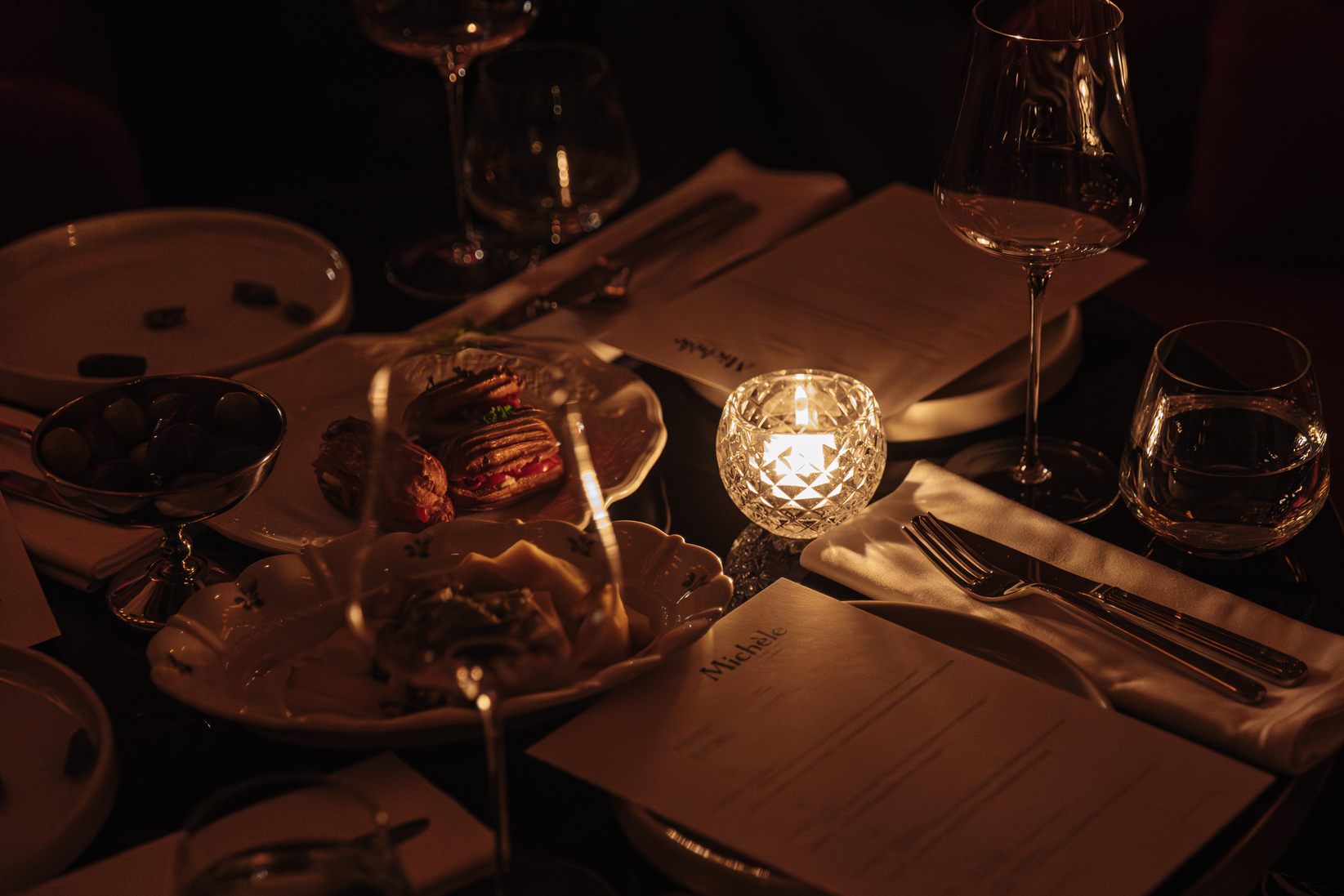 Проект Michèle в отеле «Англетер»: что попробовать, посмотреть и послушать в новом пространстве (фото 26)