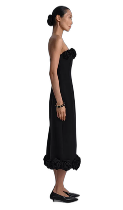 В чем встречать Новый год 2026? 26 самых модных платьев — и все от российских брендов. Выбор BURO. (фото 19)