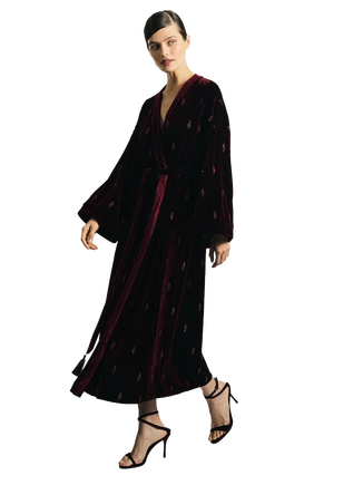 В чем встречать Новый год 2026? 26 самых модных платьев — и все от российских брендов. Выбор BURO. (фото 15)