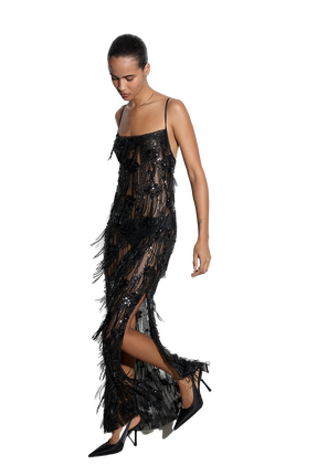 В чем встречать Новый год 2026? 26 самых модных платьев — и все от российских брендов. Выбор BURO. (фото 32)